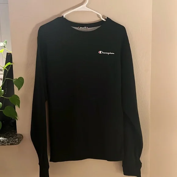 Champion Black Crewneck Sweatshirt | Unisex | Classic Logo 🖤 J12 - Picture 2 of 5